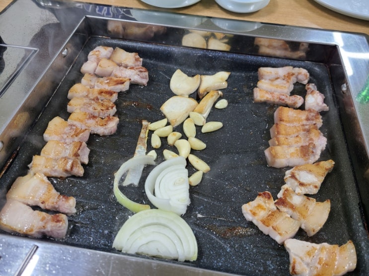 성남 상대원동 육즙터지는 목살 찐 맛집 : 보물촌 꺼먹돼지