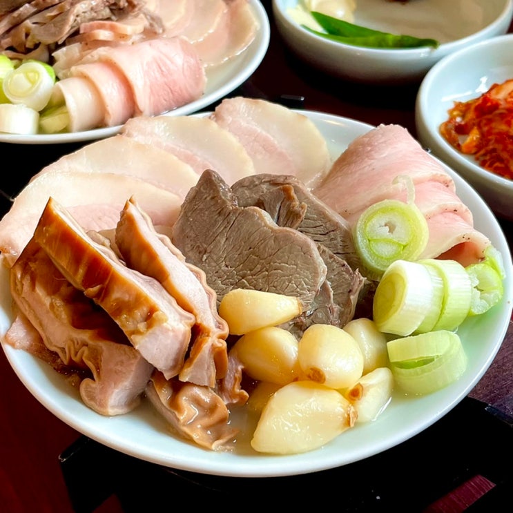 [부산] 엄용백 돼지국밥, 정갈하게 즐기는 수육백반맛집