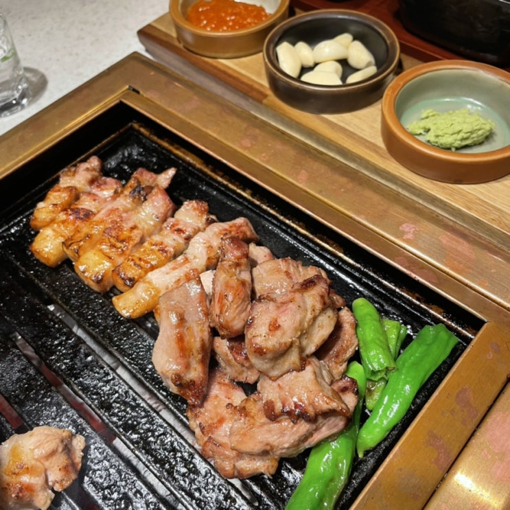  숙성 돼지고기 전문점 영동그집 신논현역 고기 맛집(돼지감자살, 그집삼겹살, 영동원갈비, 리조또, 냉면)