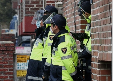  조두순, 20대 남성에게 둔기로 가격당해
