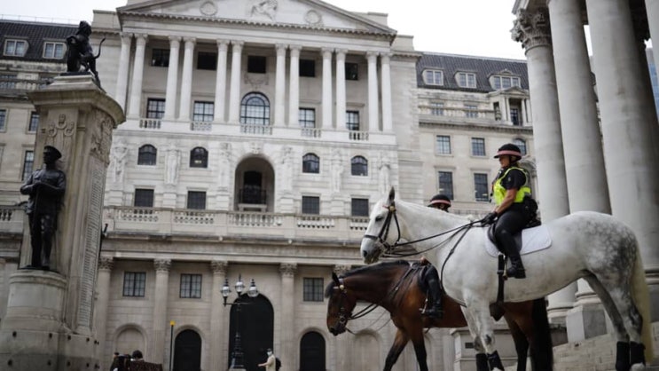 BoE becomes first major central bank to raise rates since pandemic