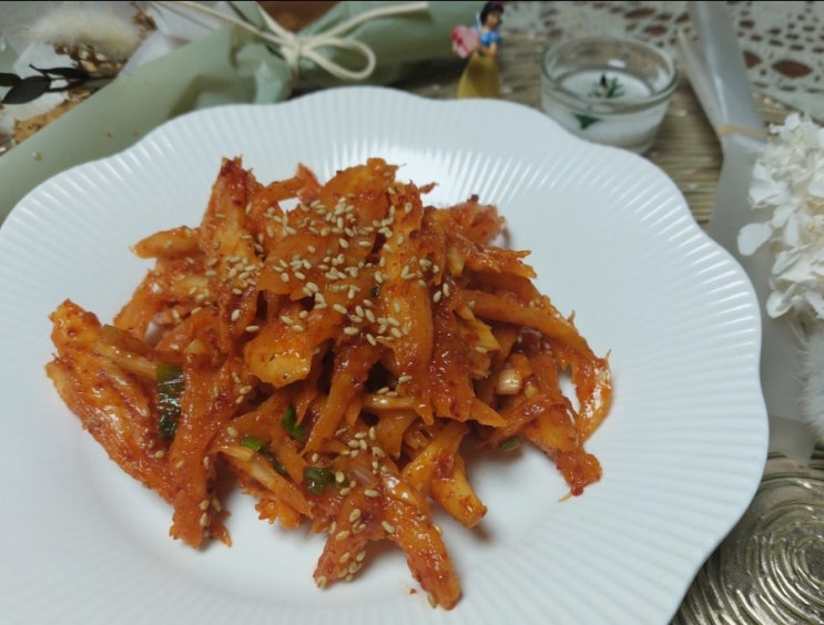<더덕요리> 더덕 고추장 무침 레시피 더덕효능 <더덕요리> 더덕 고추장 무침 레시피 더덕효능