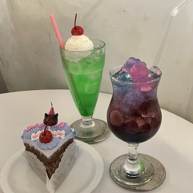 [을지로]카페죠지서울 퓨로롱-메론소다와 오늘의 케이크로 당충전