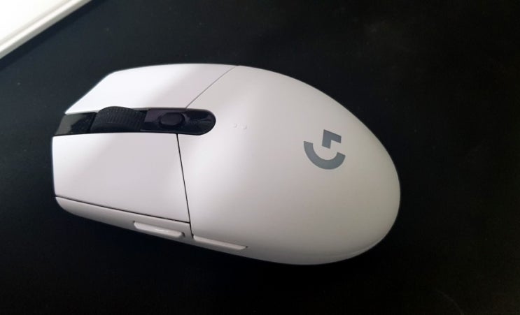 감각적인 디자인 로지텍 G304 화이트 에디션 게이밍마우스 사용기 감각적인 디자인 로지텍 G304 화이트 에디션 게이밍마우스 사용기