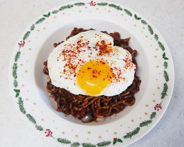  짜파게티 레시피 물 계란 양파 대파 간짜장 맛있게 끓이는 법 고춧가루 후레이크 건더기 활용 춘장 서이추
