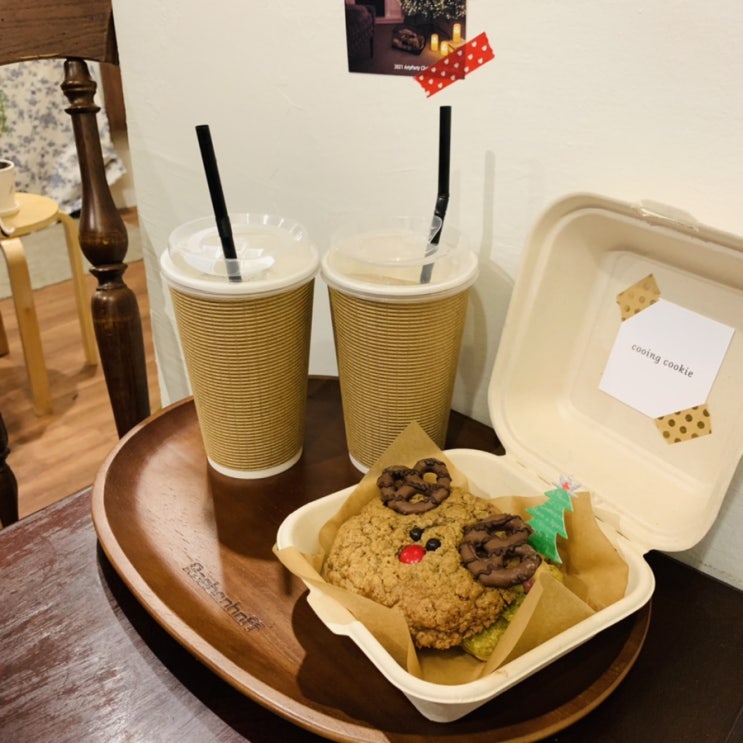  하남 신장동 수제 쿠키 맛집 [ 쿠잉쿠키 ] 하남시청역 카페 황치즈 아몬드 쑥쿠키 커피랑 크리스마스 쿠키까지