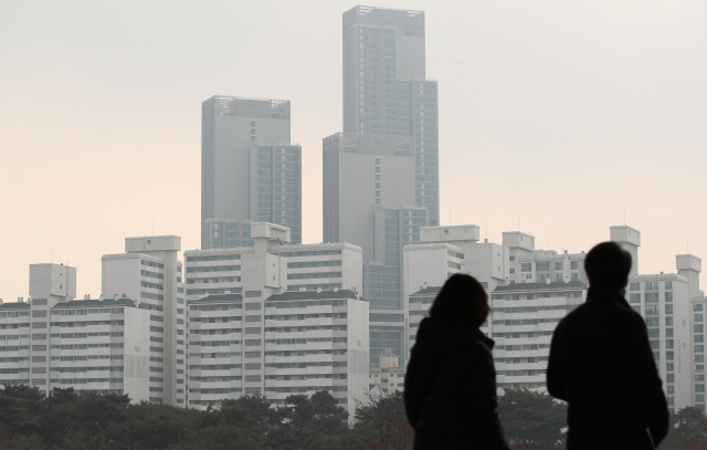 ‘벼락거지’된 30대···반전 노리고 영끌 투자했다