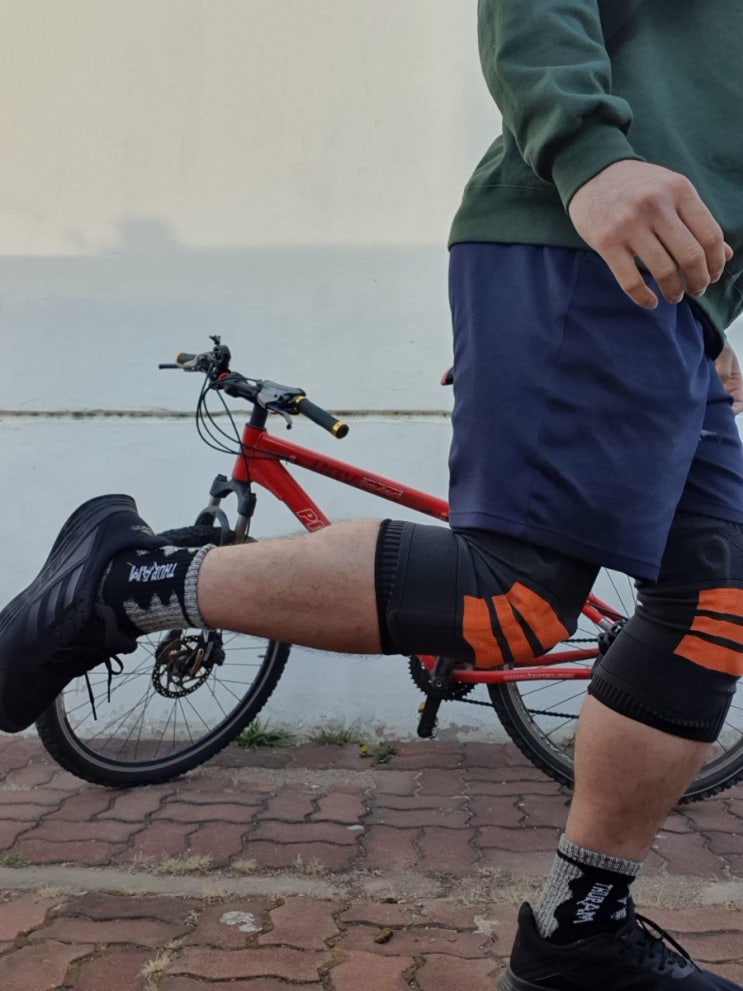 다양하게 활용이 가능한 에이치닷피트니스 자전거 등산무릎보호대