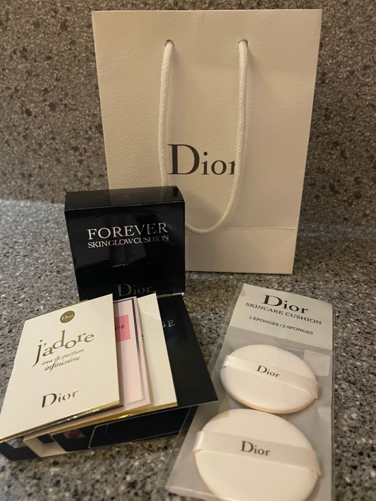  디올(Dior)포에버스킨글로우쿠션 1N    사용후기 (+자도르 향수 미니어처)