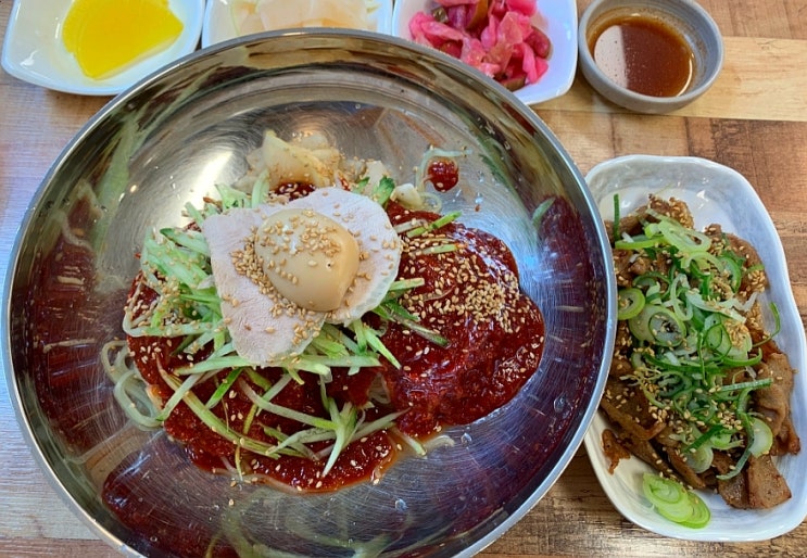  여수 학동 맛집 <가야밀면> 비빔밀면과 만두는 최강조합