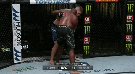 UFC 베가스 45: 데릭 루이스 vs 크리스 다우 카우스 결과(GIF) UFC 베가스 45: 데릭 루이스 vs 크리스 다우 카우스 결과(GIF)