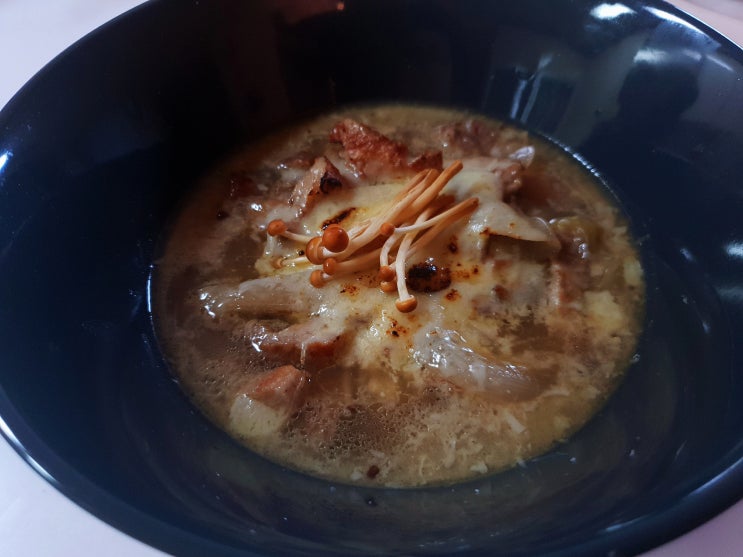 베지테이블 스톡 "판체타 스프" 황금팽이를 넣은 가벼운 음식