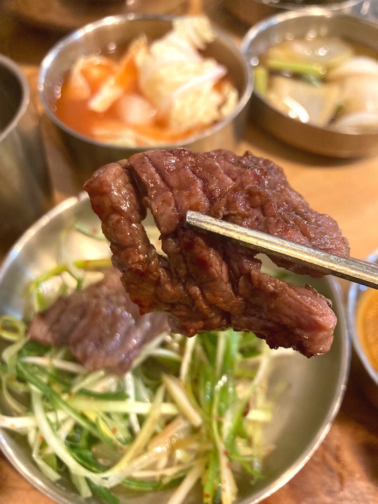 군산 소갈비 맛집 60년 전통 "명월갈비" 숯불에 구워먹는 소갈비 못참쥐 ~