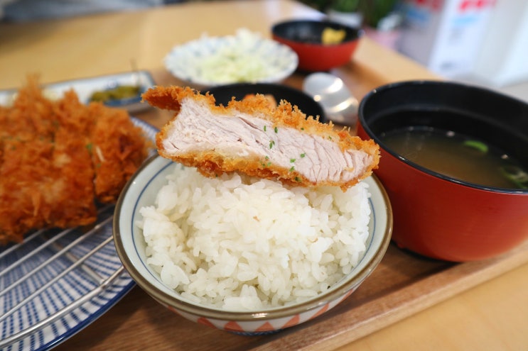 의정부연어 덮밥과 카츠가 맛있는 일식집 " 연장전 "