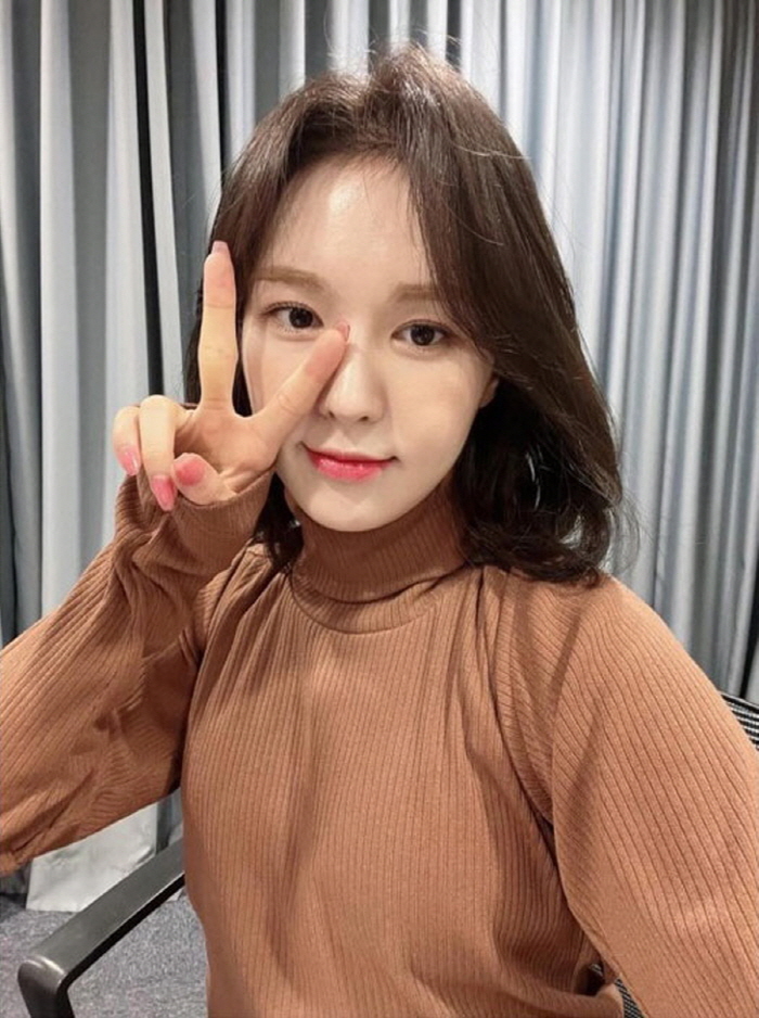  레드벨벳 웬디 아이돌 미연 옥상달빛 김윤주 착용 티셔츠!!