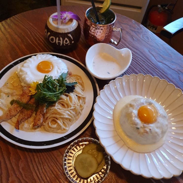  을지로 감성 맛집 미팅룸