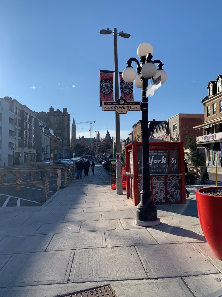 미국 유학생의 4박5일 캐나다 여행 (19) 캐나다 수도 오타와, 바이워드 마켓 Byward Market Intro 미국 유학생의 4박5일 캐나다 여행 (19) 캐나다 수도 오타와, 바이워드 마켓 Byward Market Intro