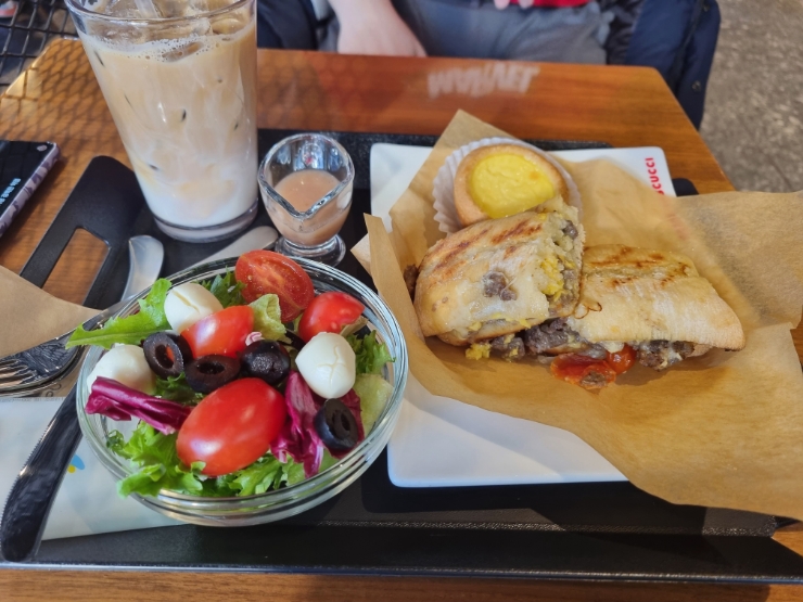 카페) 경기 성남, 파스쿠찌 신흥역점에서 만난 의외의 브런치. 카페) 경기 성남, 파스쿠찌 신흥역점에서 만난 의외의 브런치.