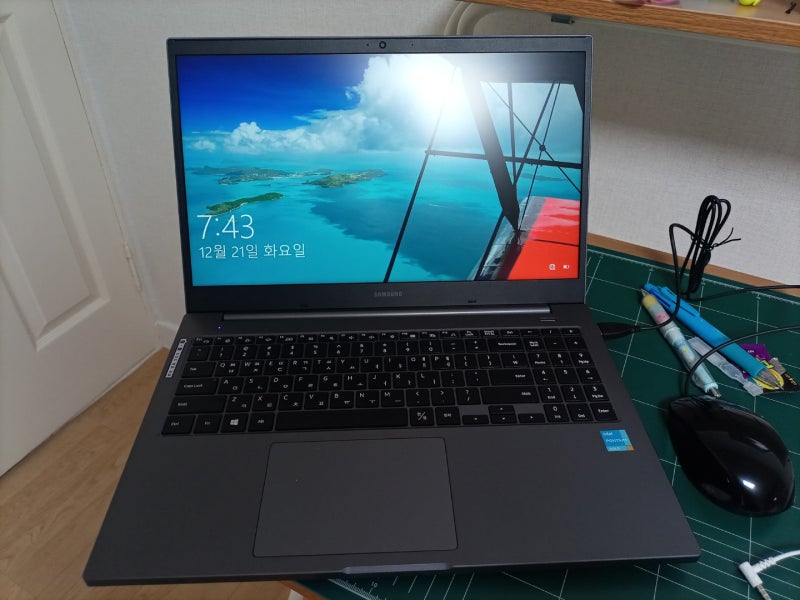 삼성 노트북 플러스2 NT550XDA-K24A 리뷰