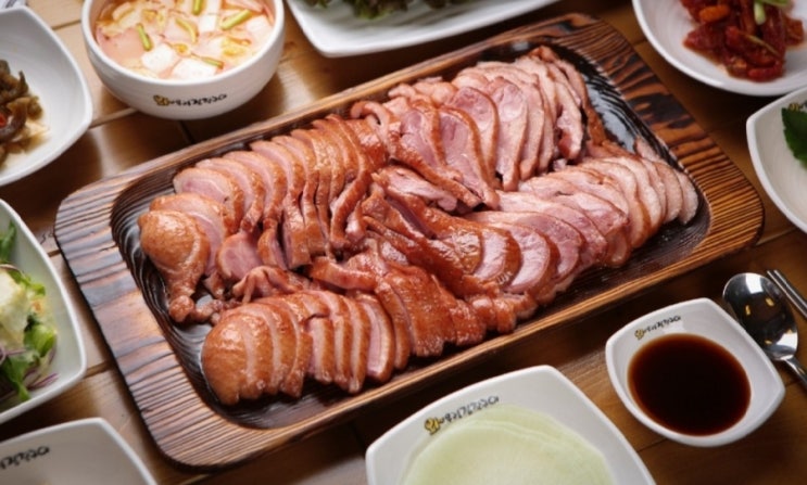  오리바베큐 맛집 와우리장작구이 크리스마스 특별이벤트 진행해요