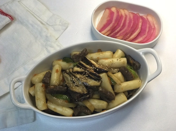  궁중 떡볶이 소고기 간장 떡볶이