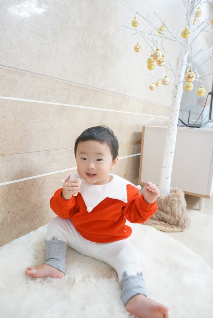  오즈키즈 아기 크리스마스룩, 귀여운 아기산타로 변신!