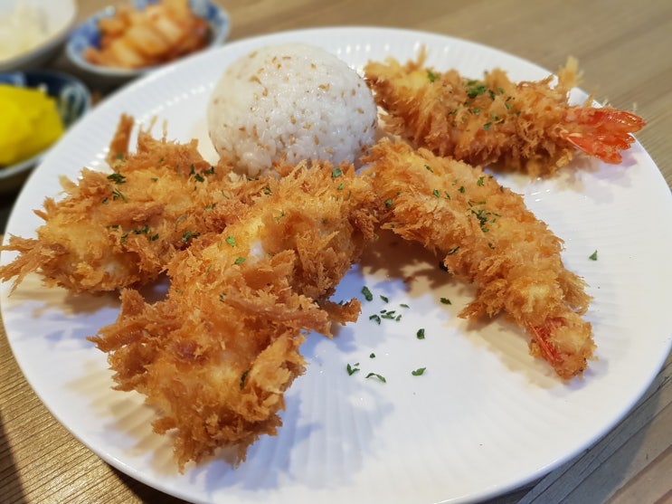  [금련산역맛집 스시오다] 생선까스 한 입먹고 영혼이 빠져나가는 기분이에요.