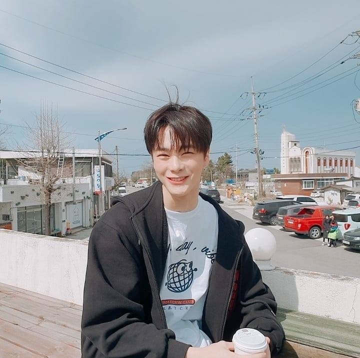 인생의 절반을 한 회사의 바친 아이돌 남매 문빈 문수아 인생의 절반을 한 회사의 바친 아이돌 남매 문빈 문수아