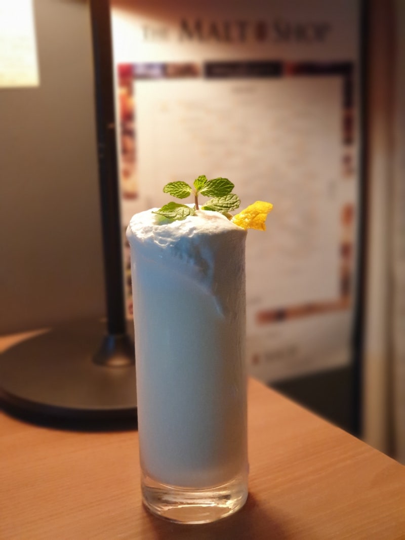 라모스 진피즈 (Ramos Jin Fizz) 칵테일 레시피, 역사와 유래, 2분 셰이킹으로 만들기