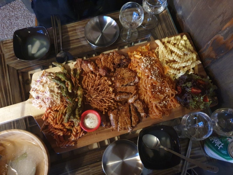  익선동족발 한옥루프탑에서 먹는 빠삭족발
