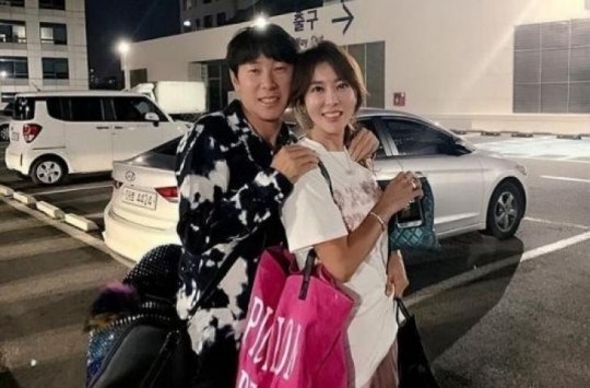 (스포츠, 뉴스)인도네시아 언론, <b>신태용 감독</b> 아내 차영주씨... 