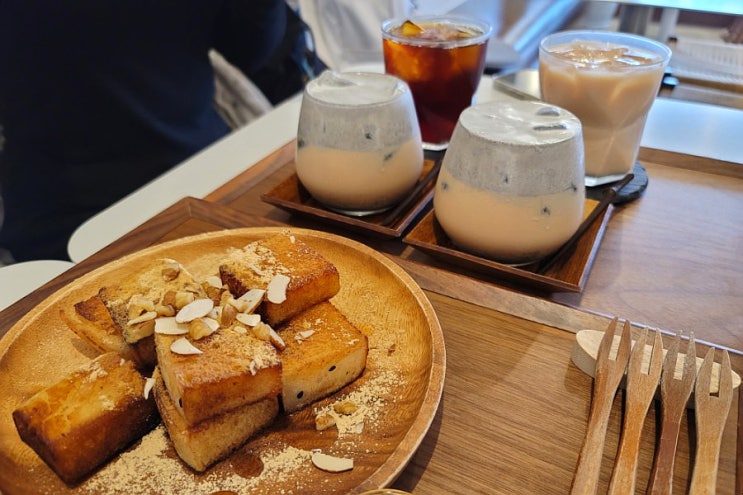 부산 덕천 카페 로터리 커피 디저트 맛집