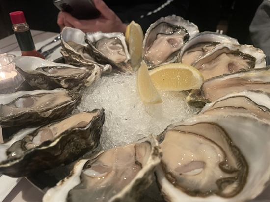  [홍콩 완차이 석화 전문점] Oyster House - 가성비의 석화와 함께 와인을!