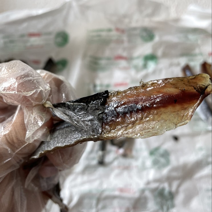  과메기 껍질 벗기기! 과메기 학살 현장_샘물수산