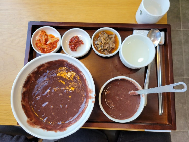 팥은 싫어하지만 어제는 일년에 한번 먹는 팥죽 먹는날 팥은 싫어하지만 어제는 일년에 한번 먹는 팥죽 먹는날