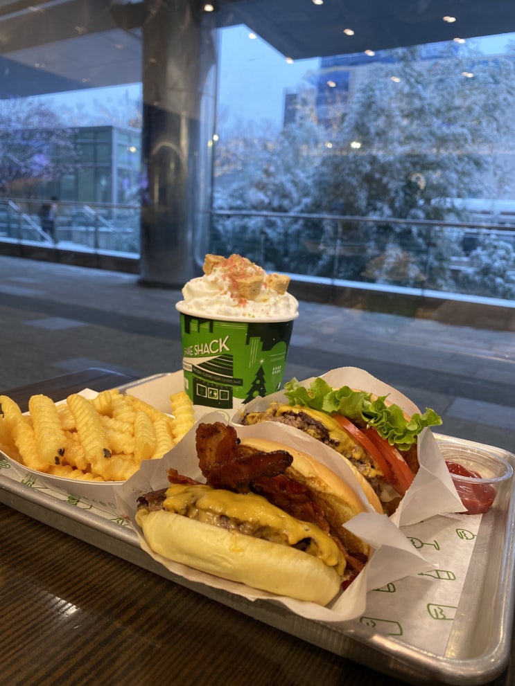  타임스퀘어 쉑쉑버거/ 크리스마스  쉐이크 추천![타임스퀘어 맛집]