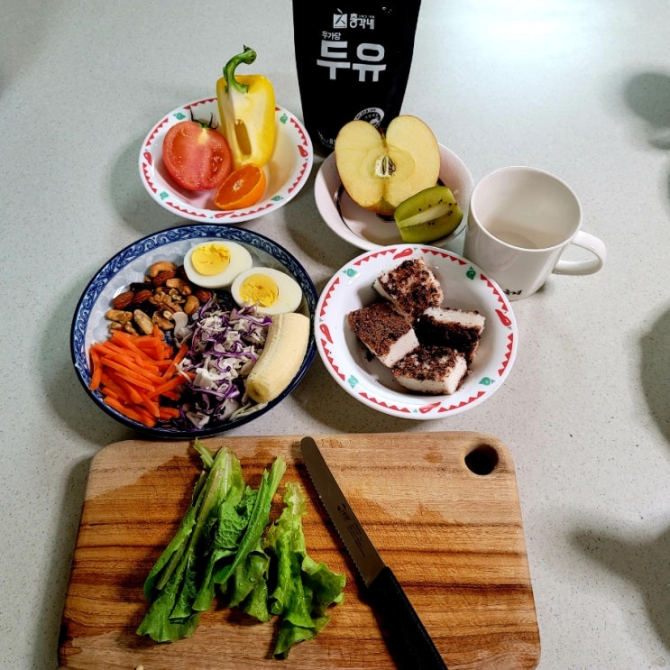  우리집 아침식사예요. 2년6개월 실천중입니다.
