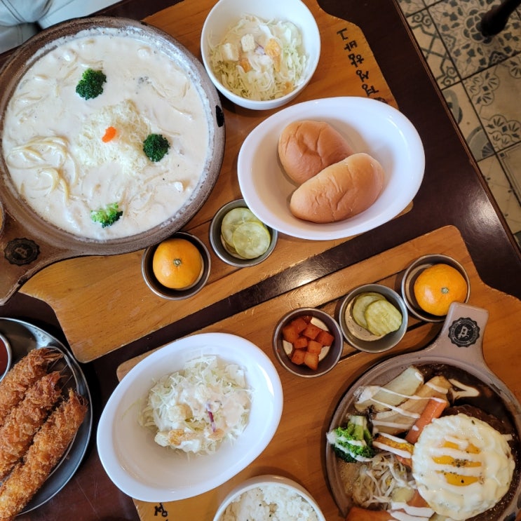  [홍대입구역 맛집] 홍대 가성비 밥집 경성함바그