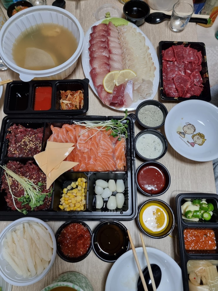  닥터지 브라이트닝 업 선크림 / 생고기 육회 연어 광어 대방어 / 신협 온누리상품권 / 신전궁전떡볶이 / 크리스마스 이브
