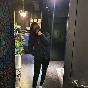 여자 스톤아일랜드 경량패딩 룸우븐 덕다운 731541125 착샷 후기