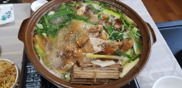  일산덕양) 계속 생각나는 깔끔한 국물 '솔잎농원' ㅡ 옻닭