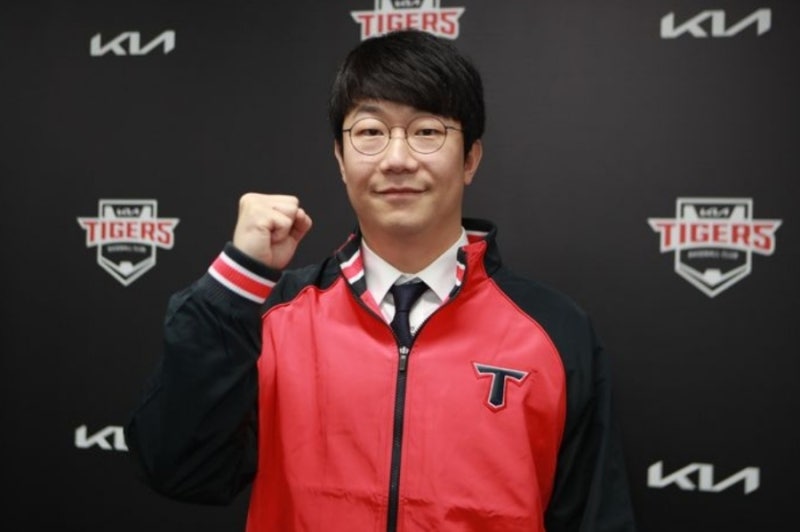 한국 프로야구 스토브리그 KIA 타이거즈 투수 양현종 나이 복귀 FA 계약 연봉 프로필 인스타