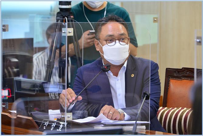 신정호 서울시의원, 소규모주택정비 관리지역 내 노후 저층주거지 정비 진입 장벽 낮추는「서울특별시 빈집 및 소규모주택 정비에 관한 조례」일부개정조례안 통과