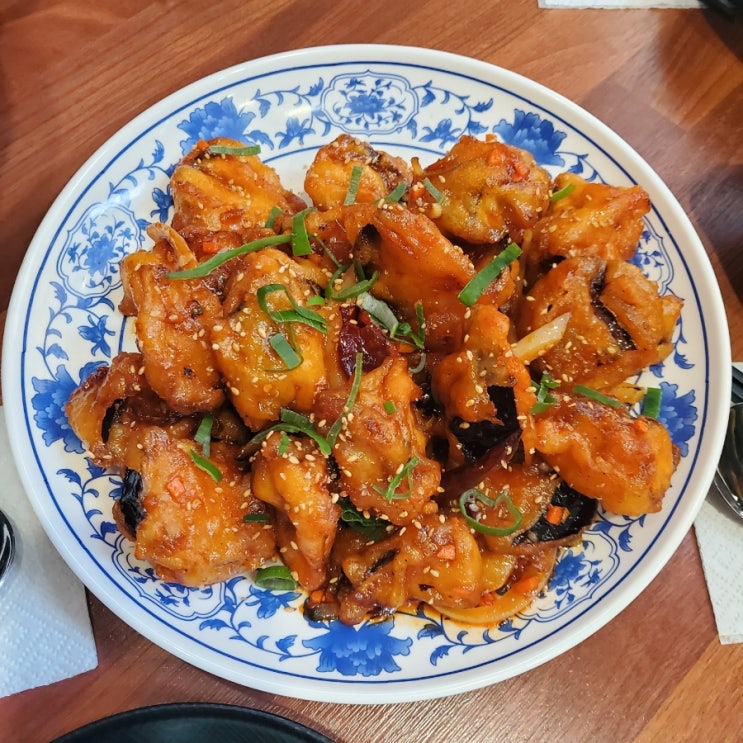  익숙한듯 화려한 맛에 반하는 남매미관
