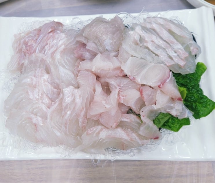  돌섬어부 여수 싱싱한 자연산 횟집