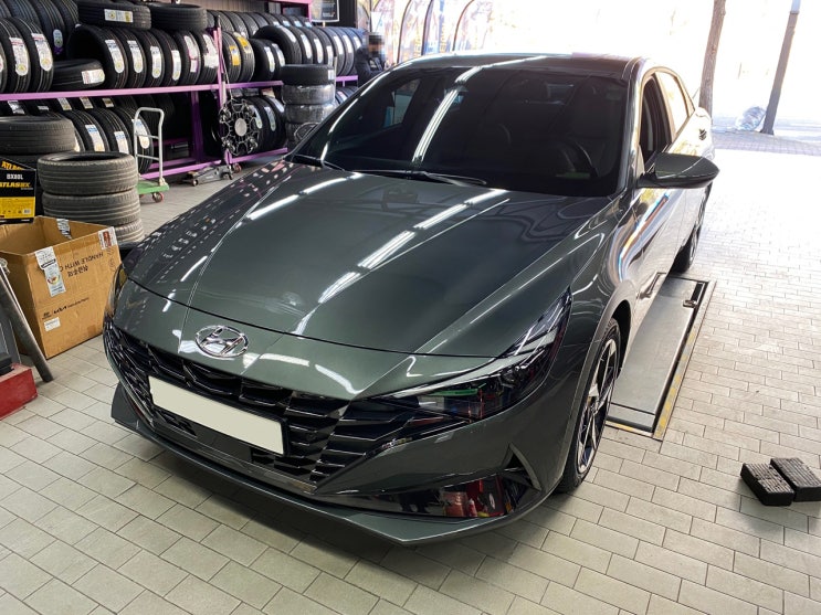 아반떼 CN7에 올웨더 타이어로 교체해요. 피렐리 SF2 225/45R17