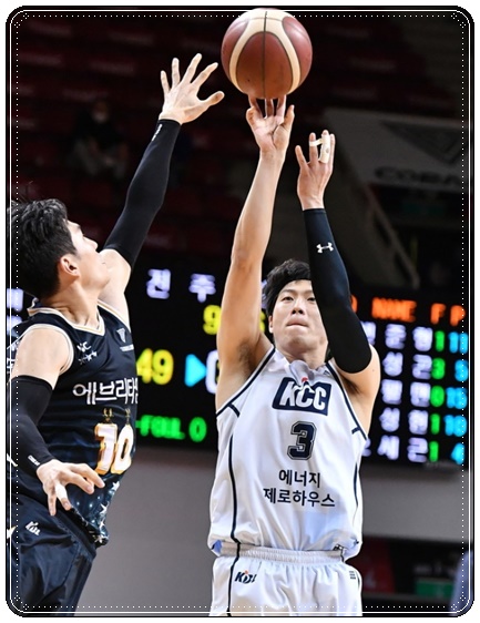 KT 20승 선착, 전주 KCC 5연패, <b>이정현</b> 500<b>경기 연속출전</b>~~