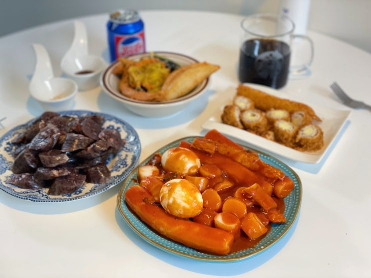  입짧은햇님 떡볶이 먹어보다! 서울 떡볶이 맛집 (우리할매떡볶이)