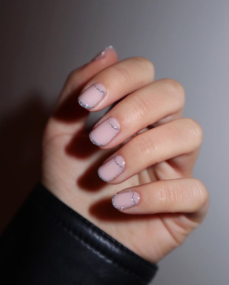 Silver nails w glitters & etc... 유니크 실버 네일 Silver nails w glitters & etc... 유니크 실버 네일