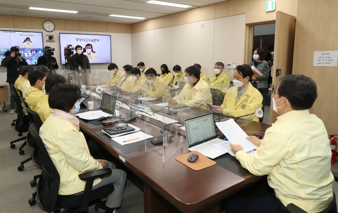 '셀트리온 렉키로나' 의사 방문 진찰·주사 10만5천원 '셀트리온 렉키로나' 의사 방문 진찰·주사 10만5천원